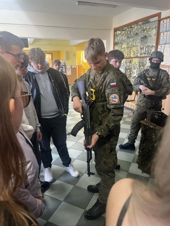 9efa9142-82ae-4159-8b92-7eda5303773f.jfif