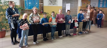 APEL - WRĘCZENIE NAGRÓD W KONKURSACH SZKOLNYCH