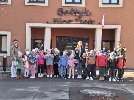 Wyjazd przedszkolaków do kina z okazji Dnia Kobiet