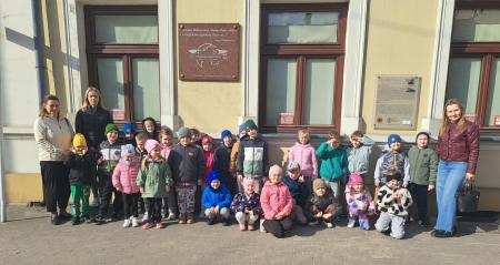 Wizyta przedszkolaków w Muzeum Ziemi Dobrzyńskiej w Rypinie – wielkanocne tradycje w prakt