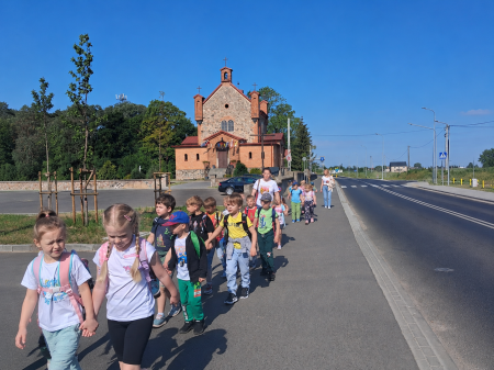 Piesza wycieczka edukacyjna do Regionalnej Izby Historycznej w Okalewie